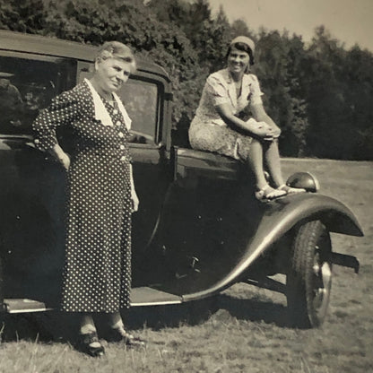 Vintage Photo Photograph Women with Car Automobile  - Tag AL22SM2