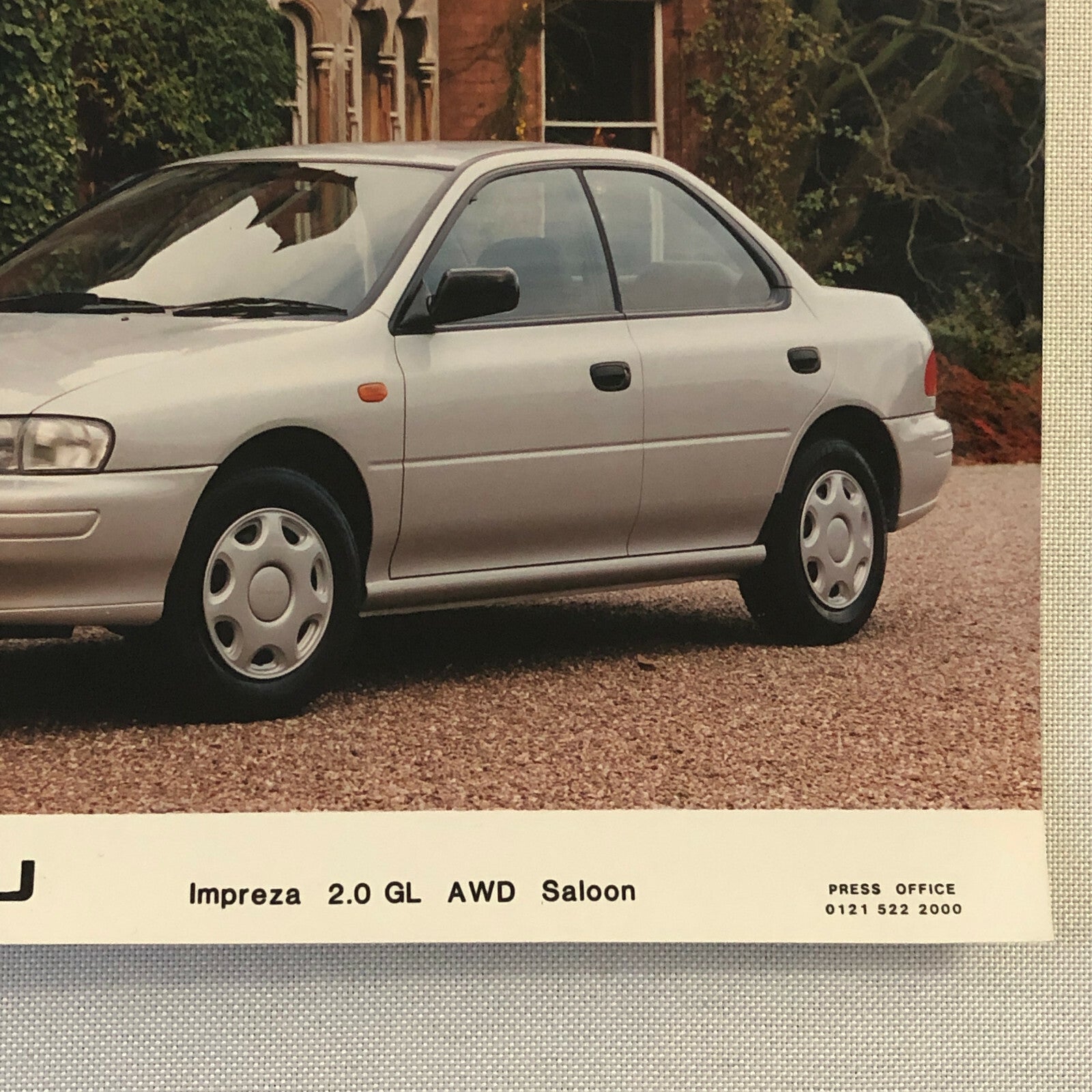 2000 2001 Subaru Impreza 2.0 GL AWD Saloon Factory Press Photo Photograph 