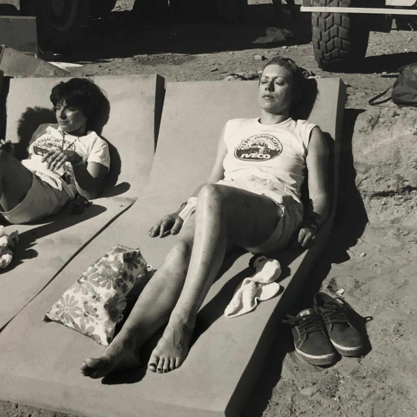 1980 Transafrica Rally Rallye Photo Photograph DPPI Truck Participants Resting