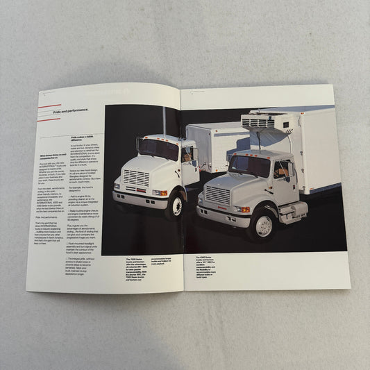 International 4000 and 7000 Series Truck Sales Brochure Catalog Advertising