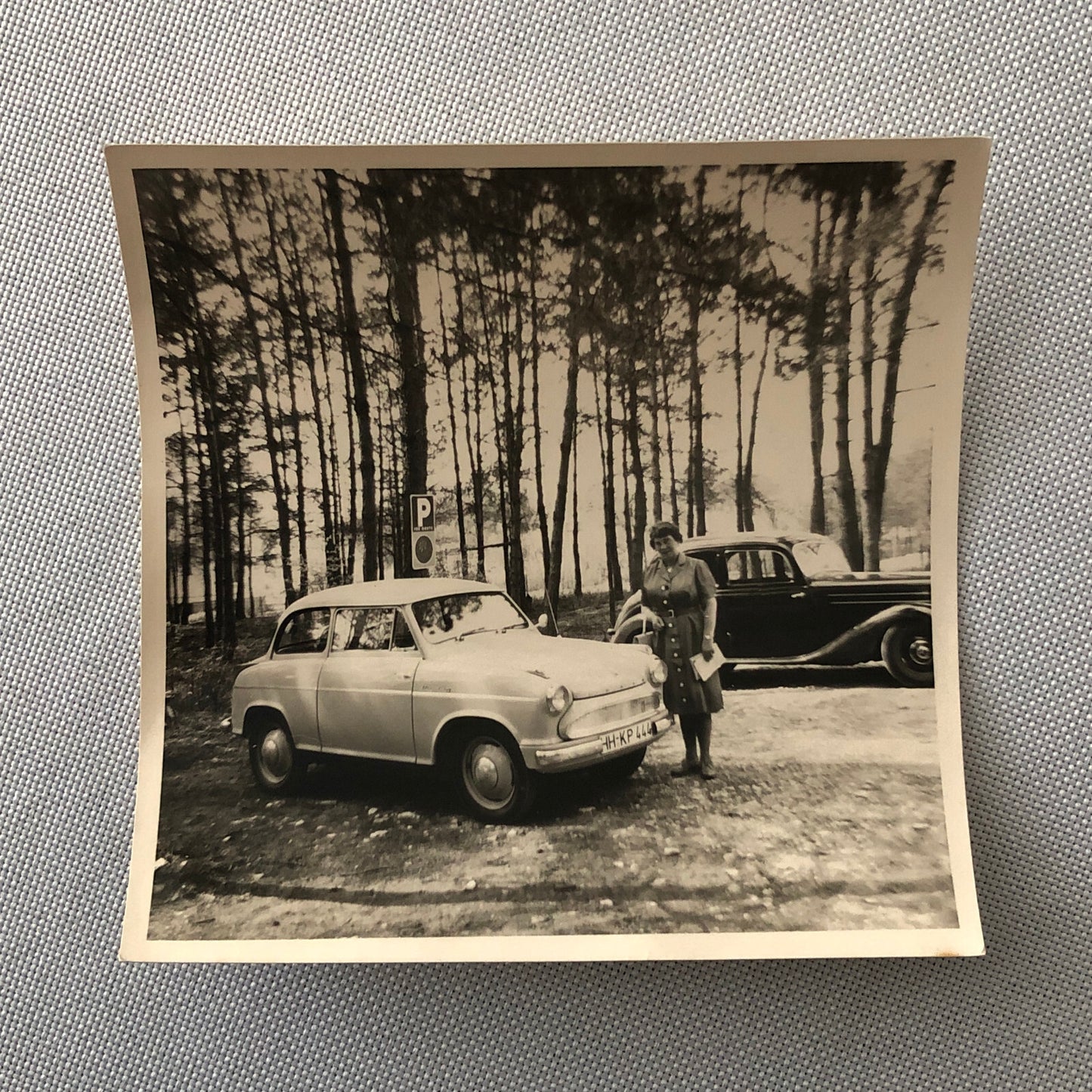 Vintage Photo Photograph Snapshot Woman with Car Automobile AL22SM2