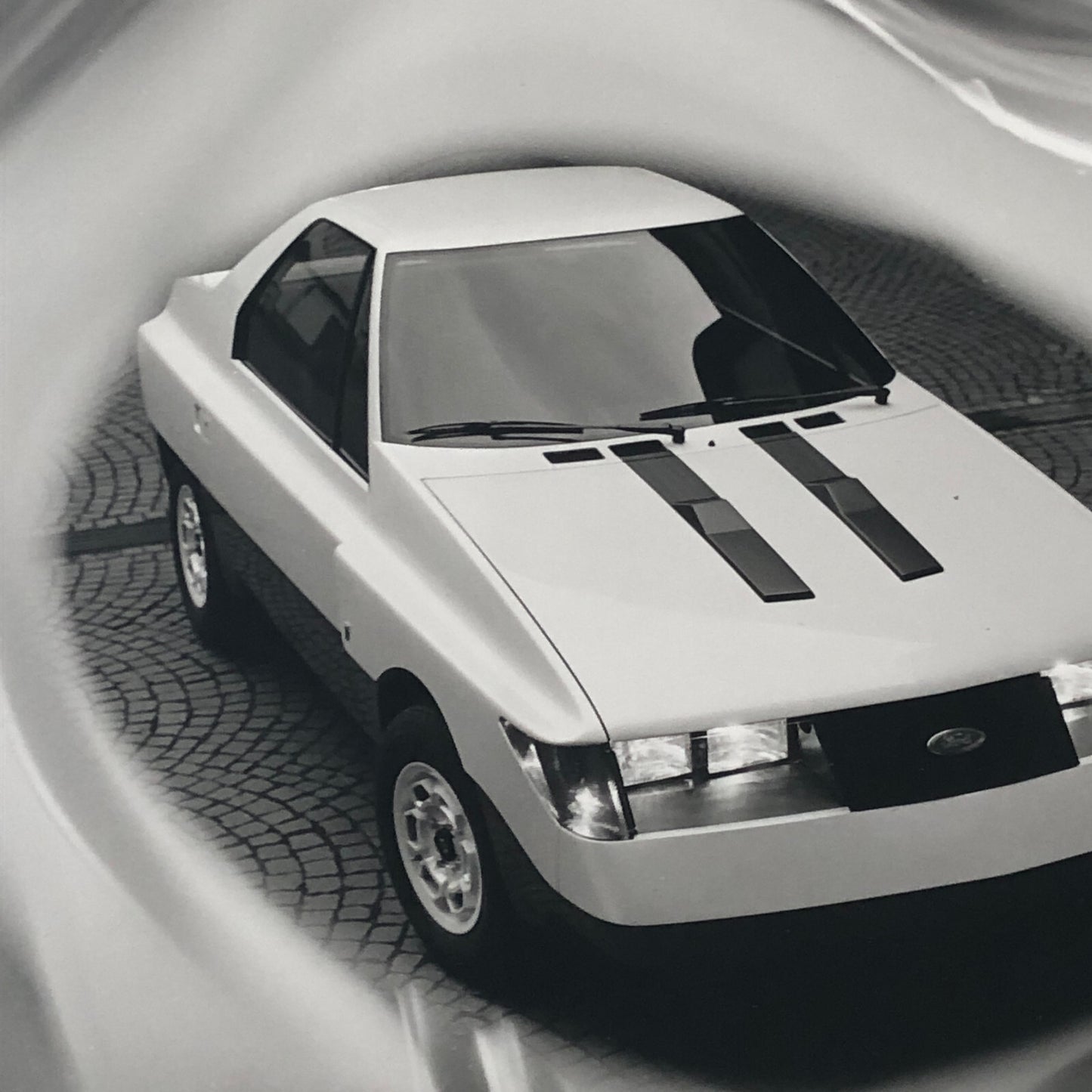 Ford Ghia Design Microsport Prototype Concept Car Press Photo Photograph
