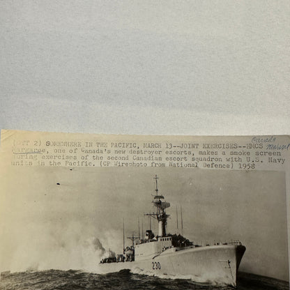 Royal Canadian Navy Ship HMCS Margaree Vintage Press Photo Photograph 1958 Boat