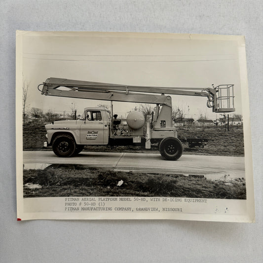 Vintage Chevrolet United Airlines De Icing Bucket Truck Photo Pitman Company