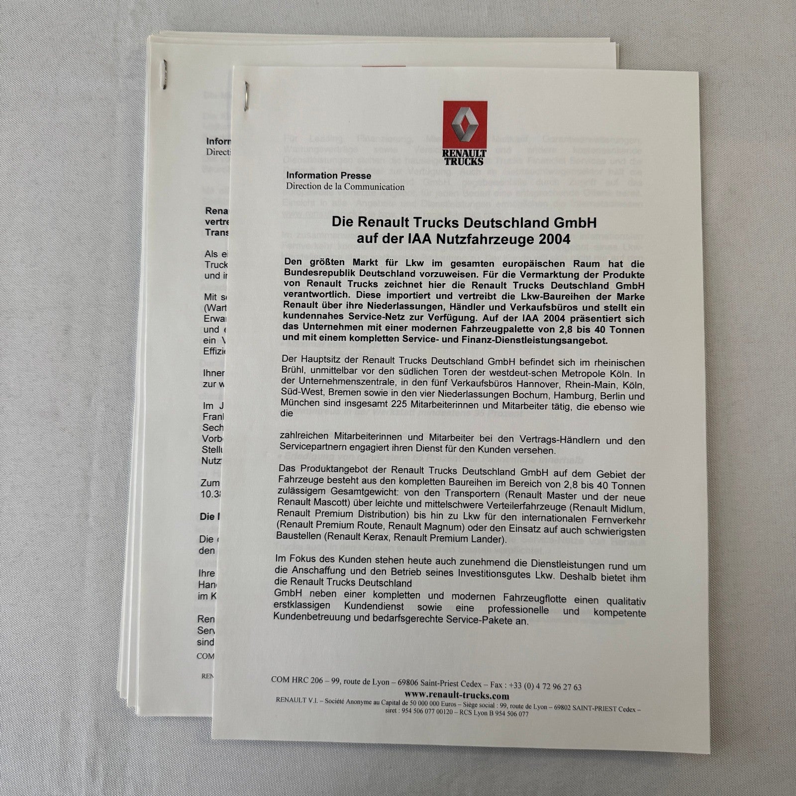 2004 Renault Commercial Truck Press Kit with Photo CD GERMAN