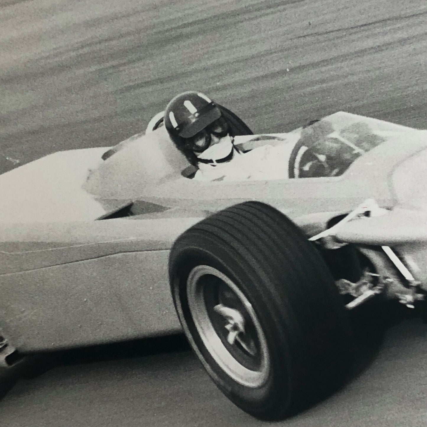Vintage 1968 Graham Hill Lotus STP Racing Car Press Photo Photograph 