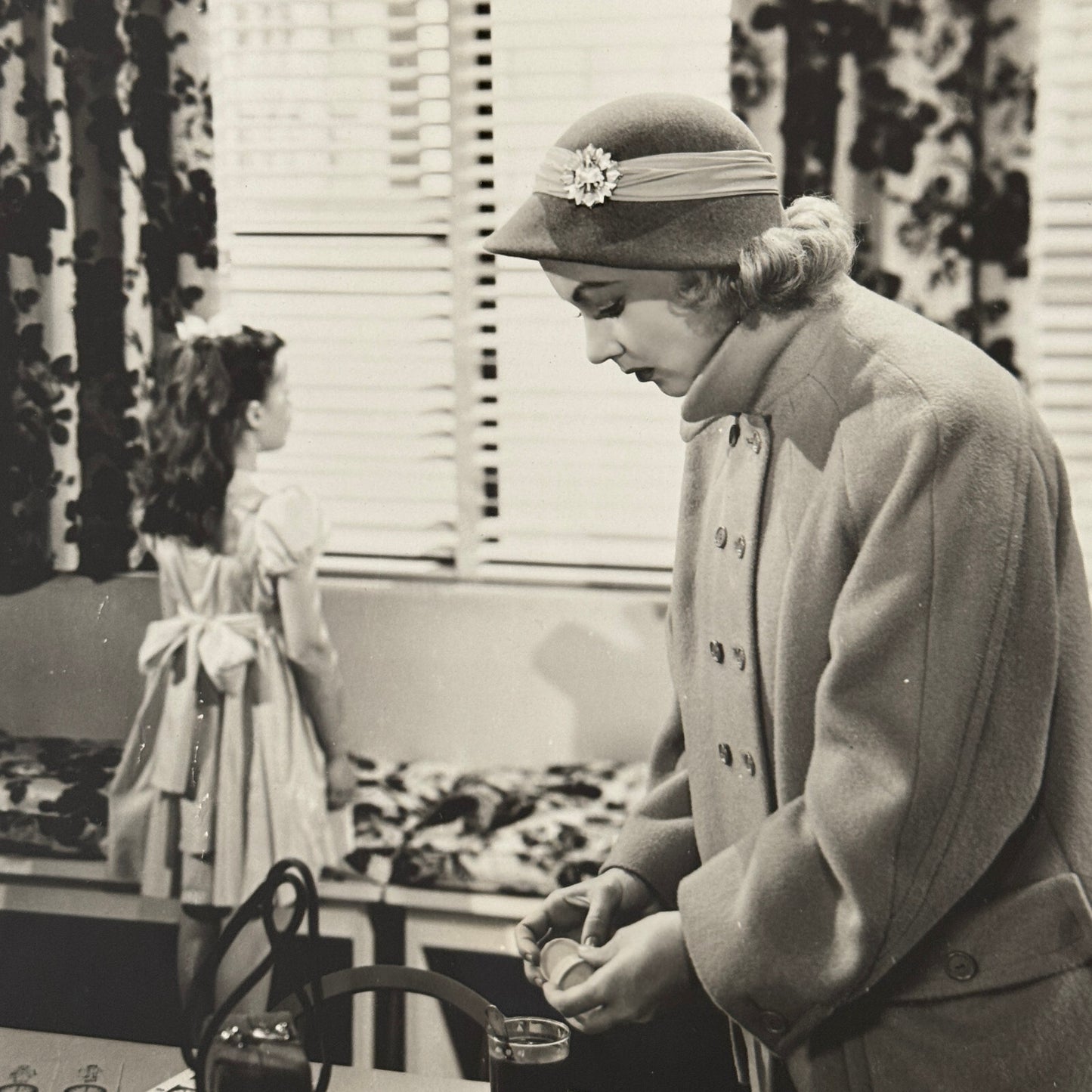 Vintage Movie Film Press Photo Photograph Print Shadow on the Wall 1950
