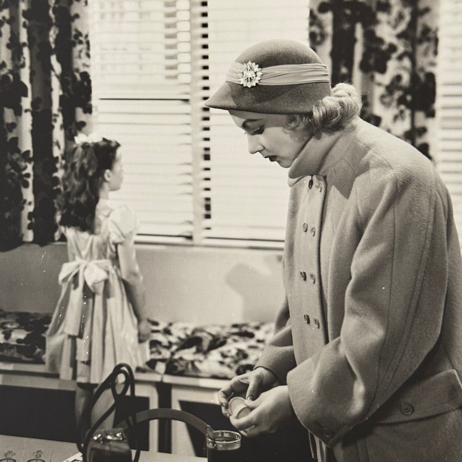 Vintage Movie Film Press Photo Photograph Print Shadow on the Wall 1950