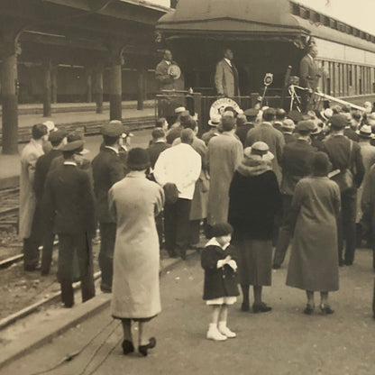 Press Photo Photograph President Franklin Roosevelt Speech from Train Crowd
