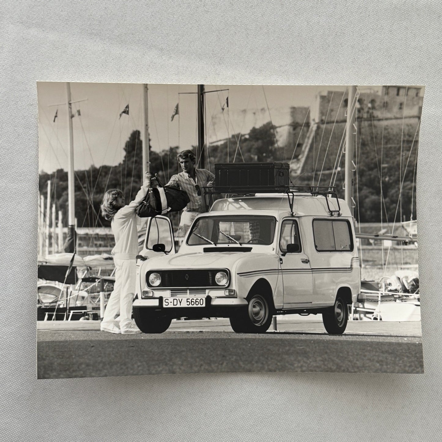 1980 Renault Press Kit Le Car Van Vagabund Renault ELF 20 Racing Car GERMAN