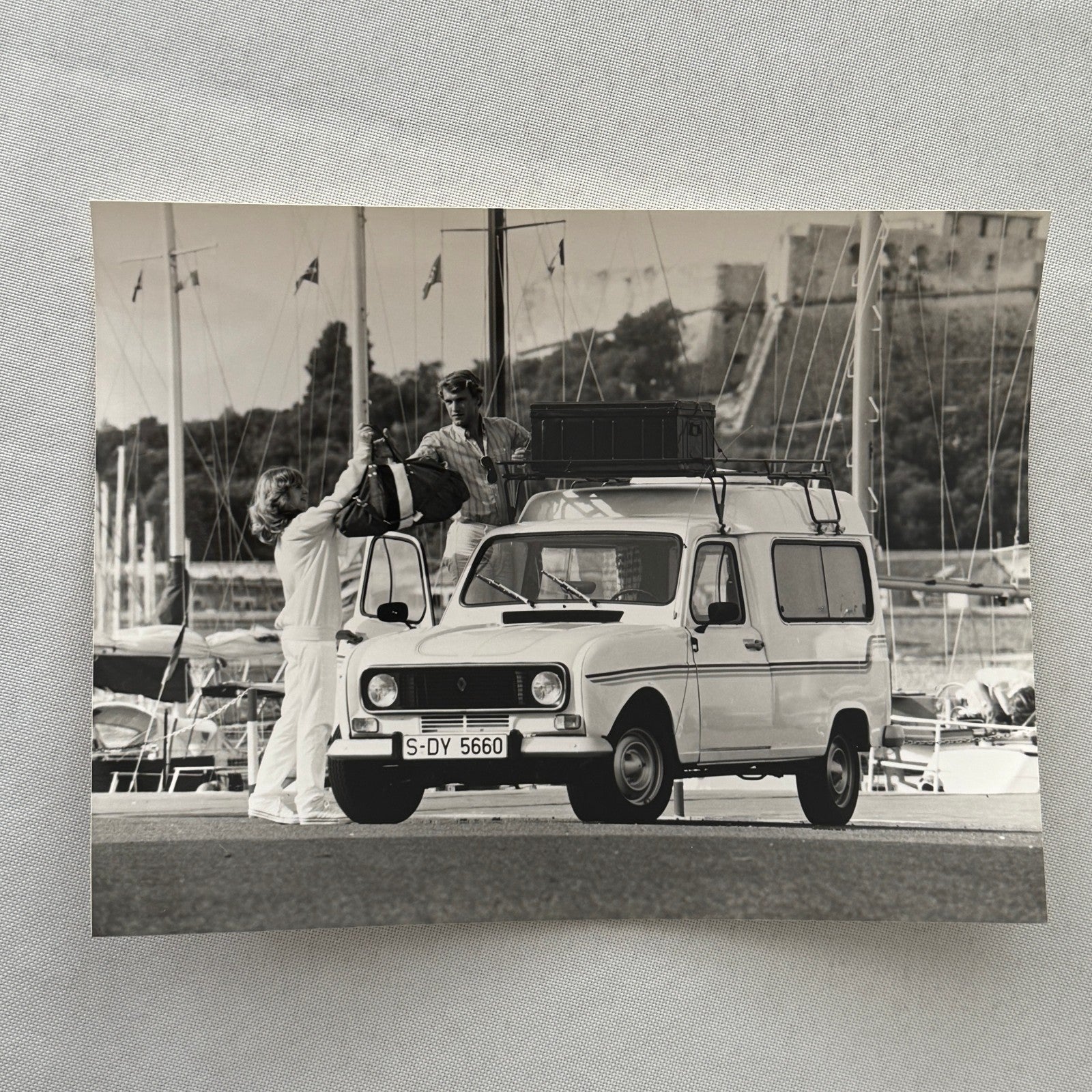 1980 Renault Press Kit Le Car Van Vagabund Renault ELF 20 Racing Car GERMAN
