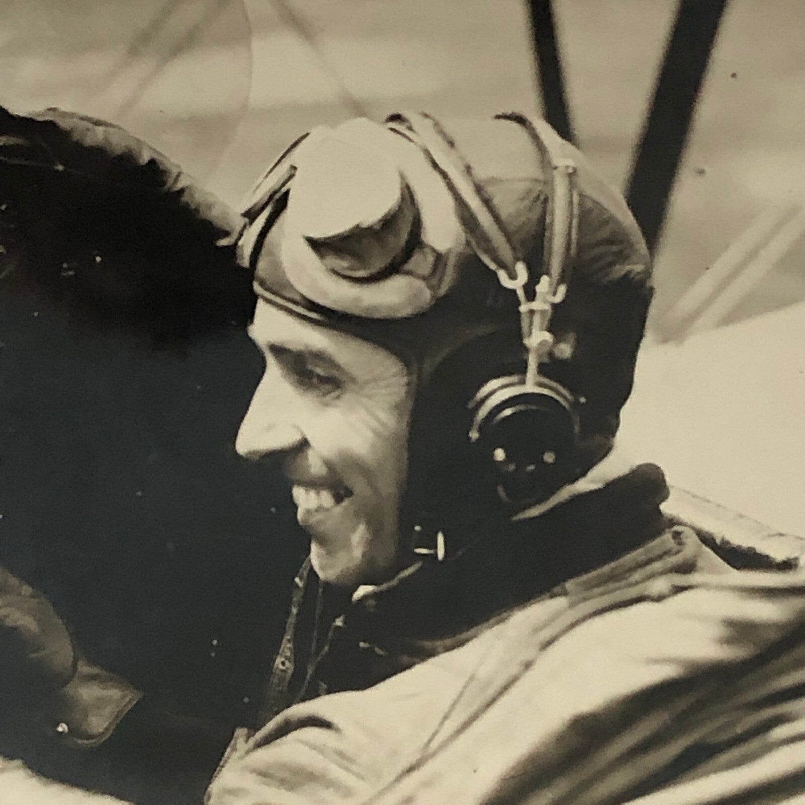 Press Photo Photograph Early Avaitor in Plane Cockpit Plane Aircraft Underwood