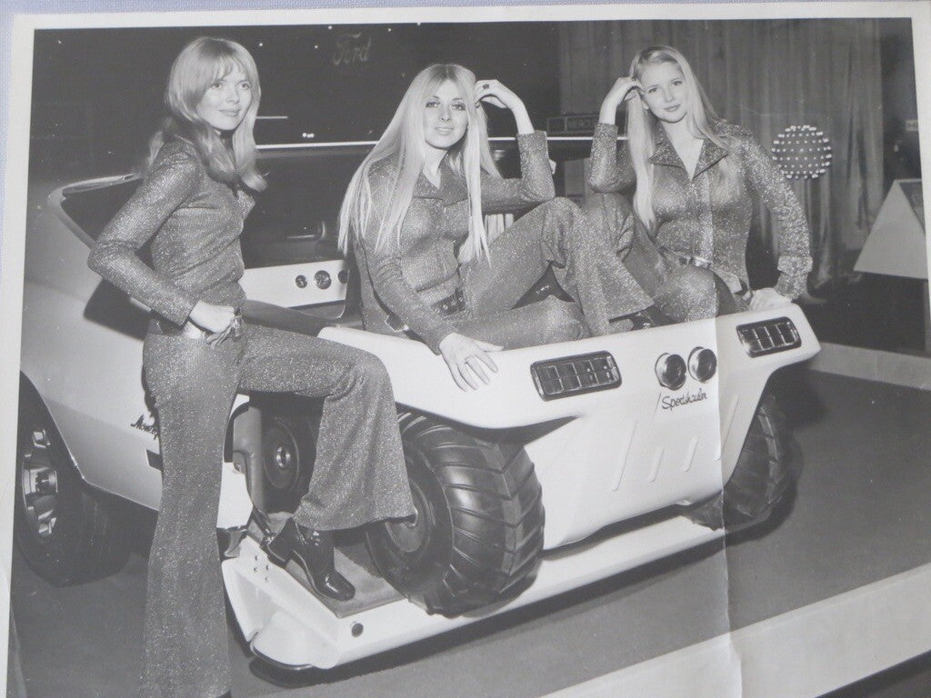 1971 Mercury Montego Sportshauler Concept Car with Models Photo Photograph Lot 