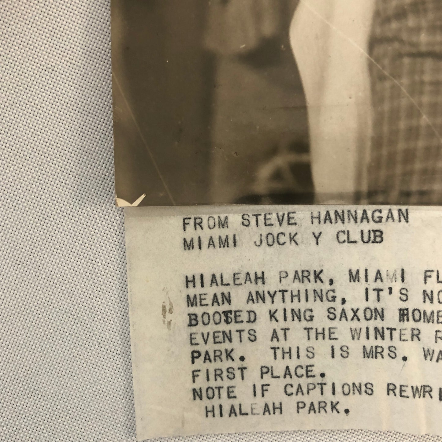 Press Photo Photograph Hialeah Park Miami Horse Racing Fan Cheering King Saxon