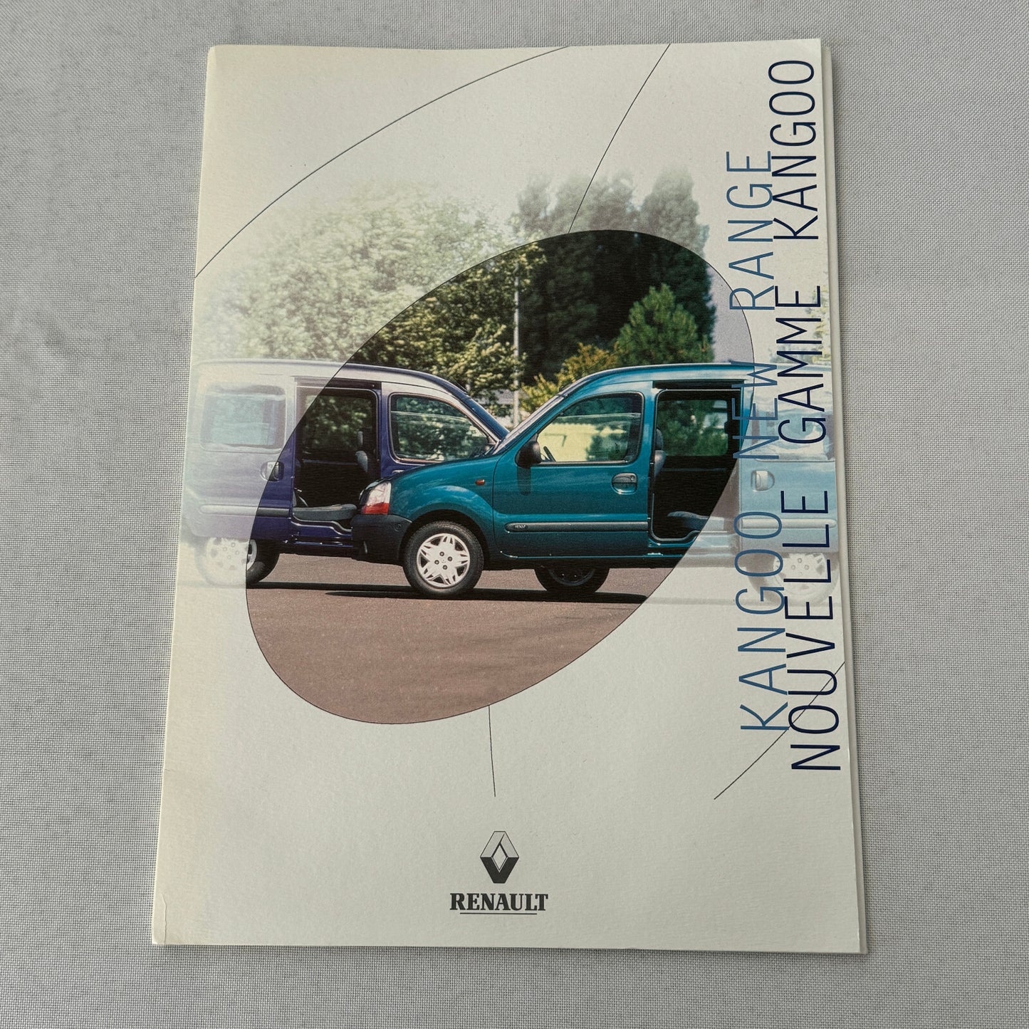 2000 Renault Kangaroo Press Kit with 35mm Photo Slides German Text European