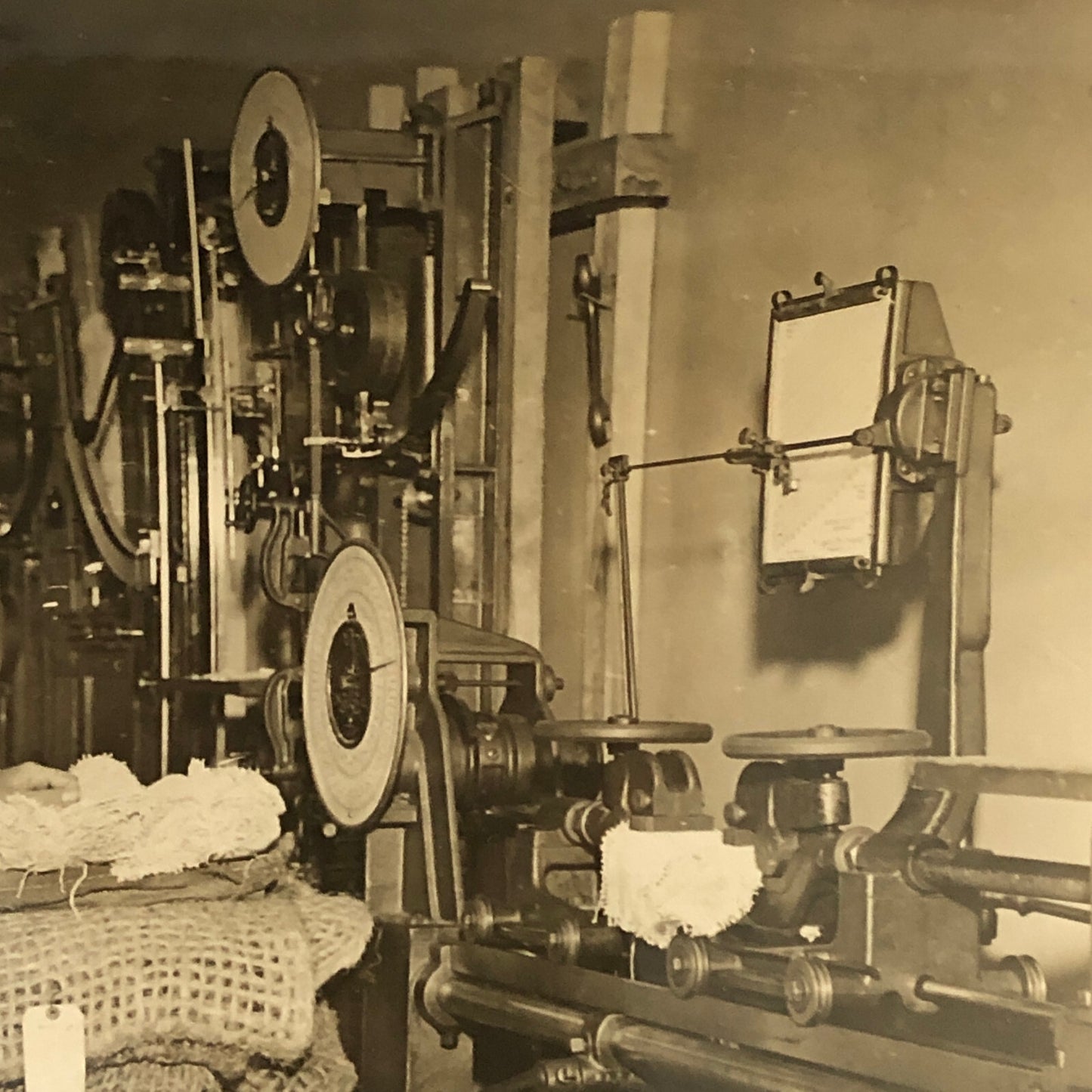 Press Photograph Photo Testing Made in America Cotton Packaging 1933 Underwood