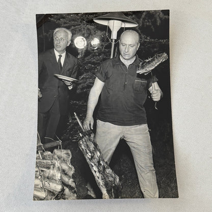 Juan Manuel Fangio Cooking Asado Italian Press Photo Photograph F1 Racing Driver