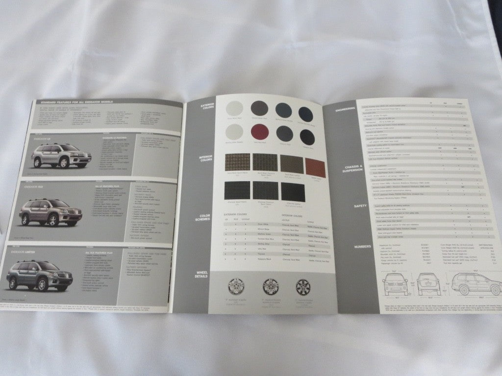 2004 Mitsubishi Endeavor Sales Brochure Catalog 