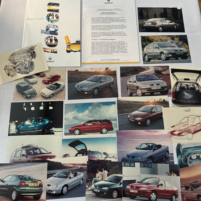 Renault Megane Car Press Kit Brochure Photos German Language Convertible Wagon +