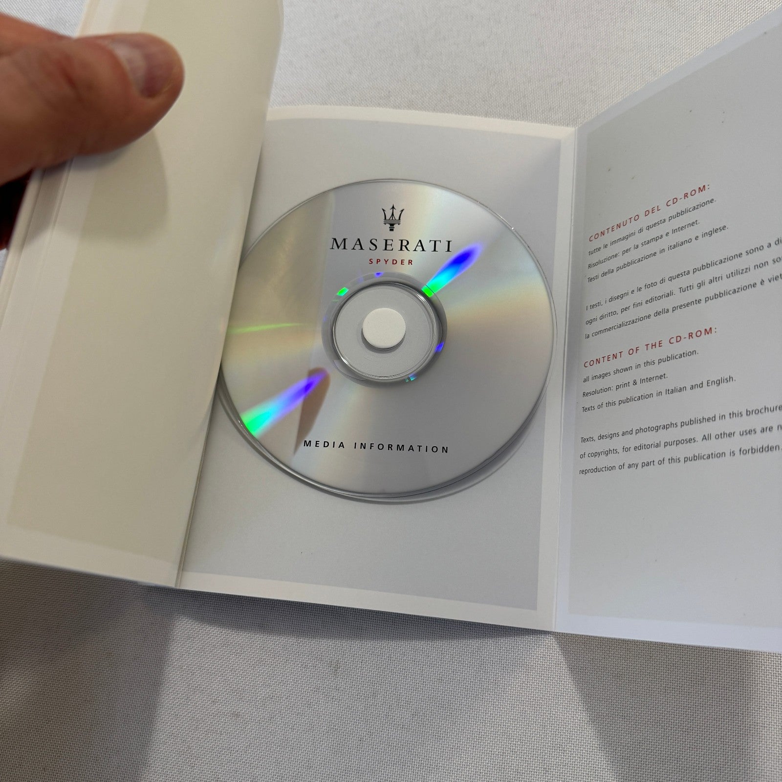 2001 Maserati Spyder Convertible Press Kit Brochure Photo CD Frankfurt Autoshow