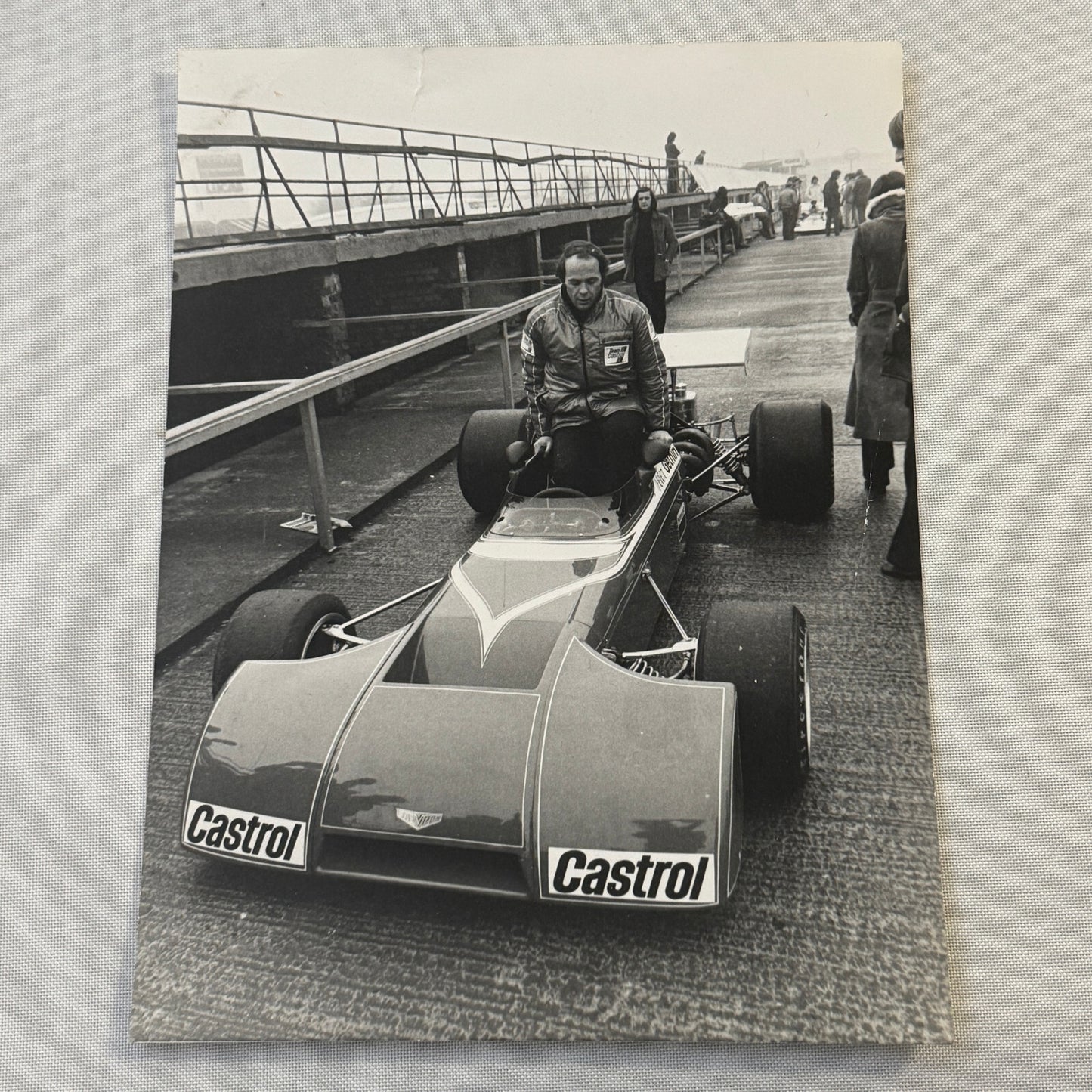 Vintage Racing Photo Photograph 1972 Chevron B20 Peter Gethin Silverstone