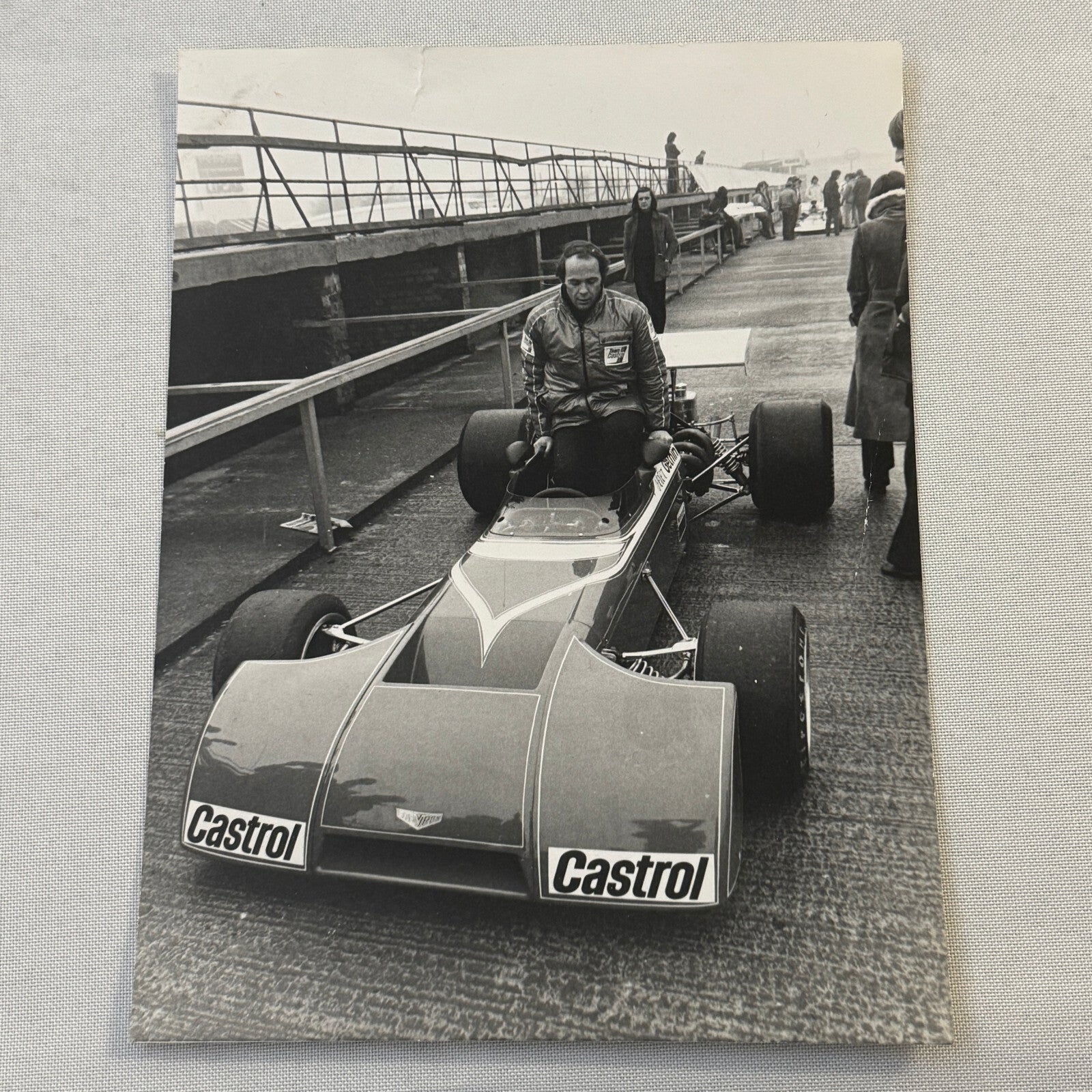 Vintage Racing Photo Photograph 1972 Chevron B20 Peter Gethin Silverstone