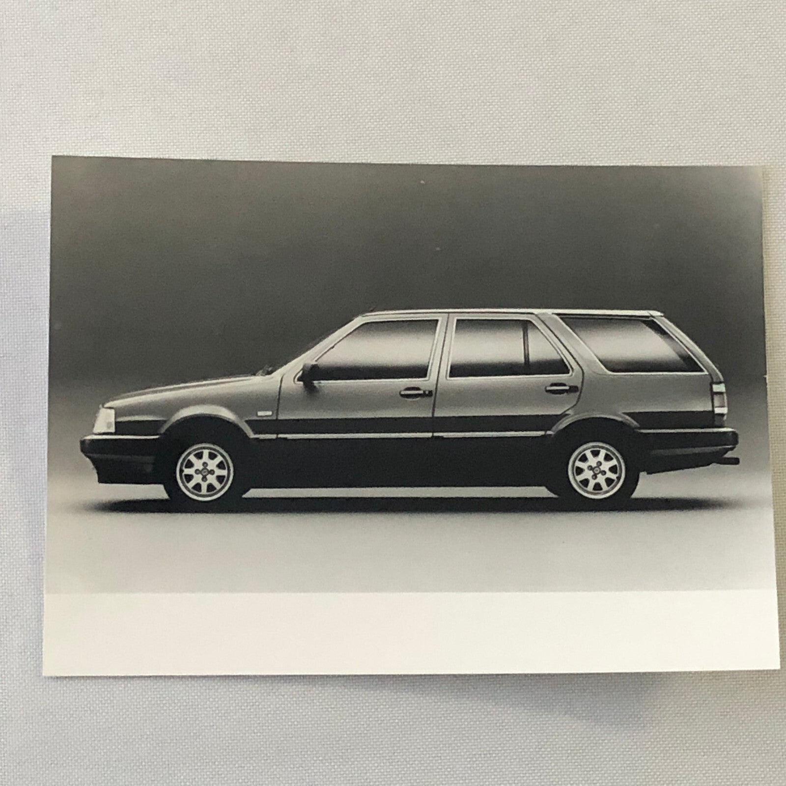 1988 Pininfarina Press Kit Ferrari F40 Lancia Thema Wagon Cadillac Allante