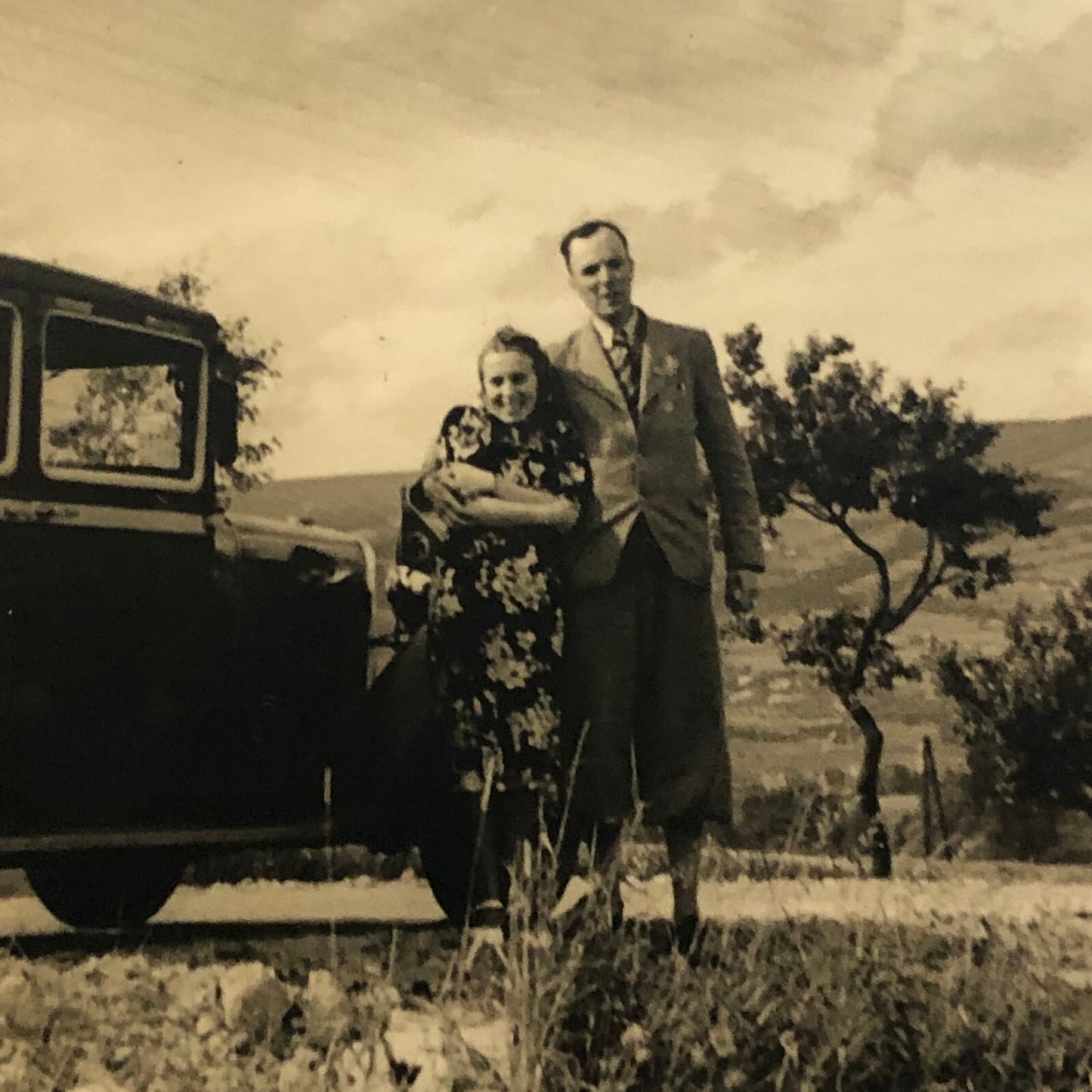 Vintage Photo Photograph Couple with Car Automobile Man Woman  - Tag AL22SM2