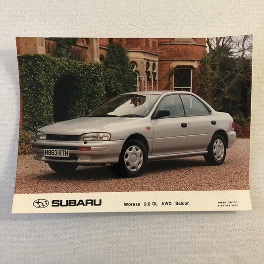 2000 2001 Subaru Impreza 2.0 GL AWD Saloon Factory Press Photo Photograph 