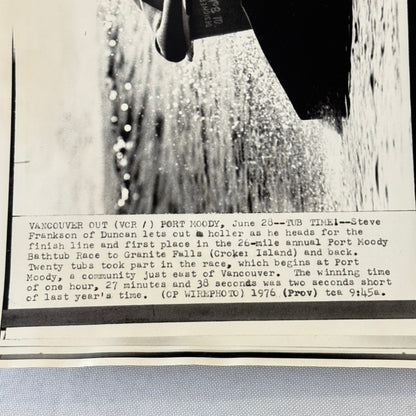 Vintage Press Photo Motor Boat Racing Bathtub Photograph Print 1976