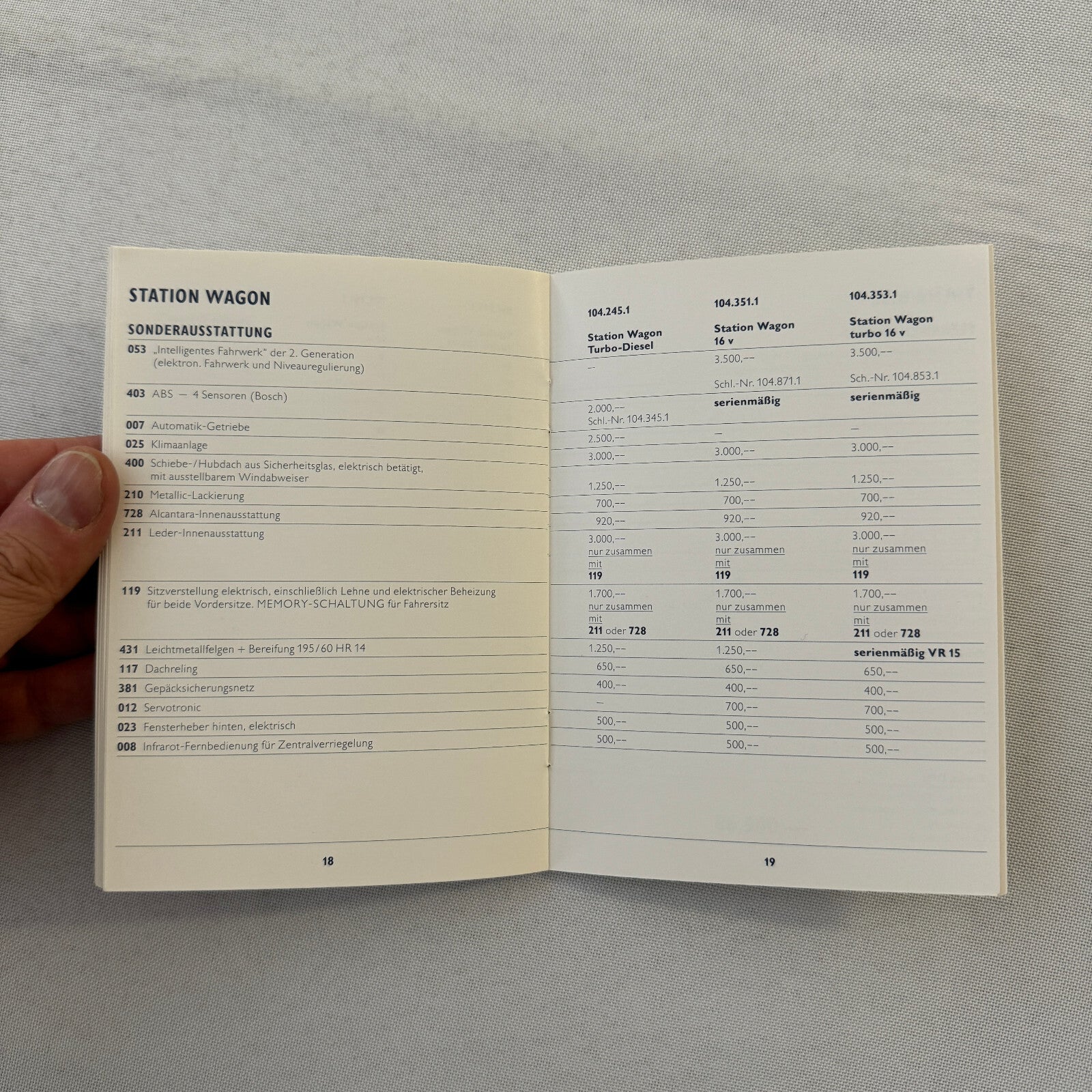 1990 Lancia Thema Technical Data Price List Brochure European German 8.32 Wagon