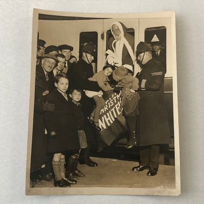 Press Photo Photograph Santa Claus Visiting Children by Train Rail 1933 London
