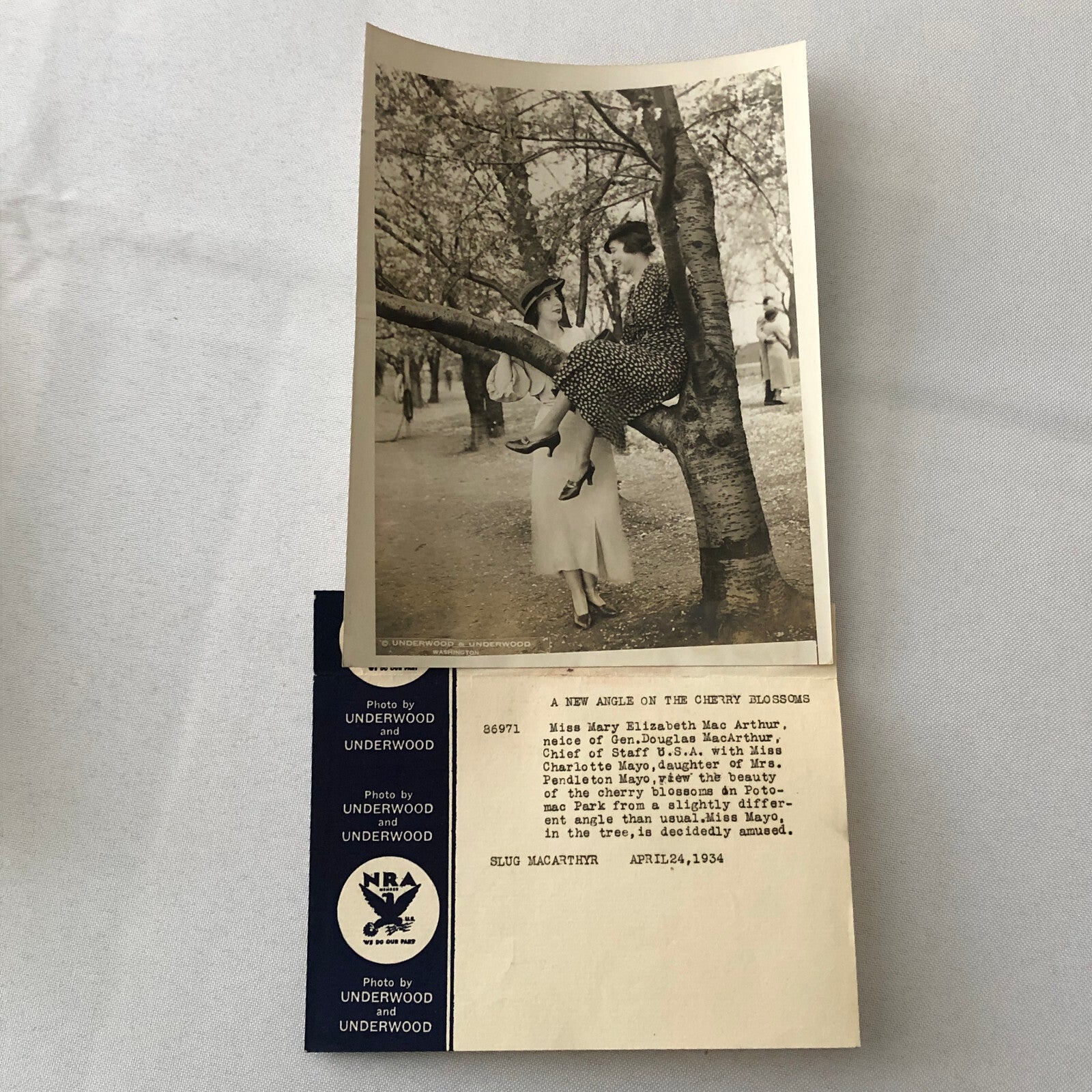 Press Photo Photograph Family of General Douglas MacArthur & Pendleton Mayo 1934