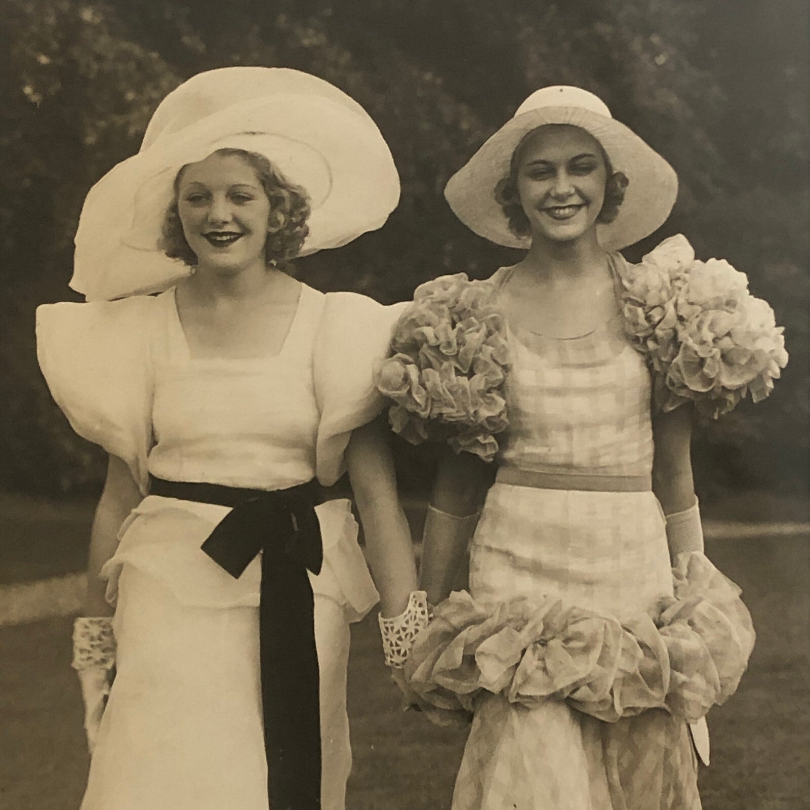 Fashion Press Photo Photograph London High Society Swimming Party 1933 Dresses