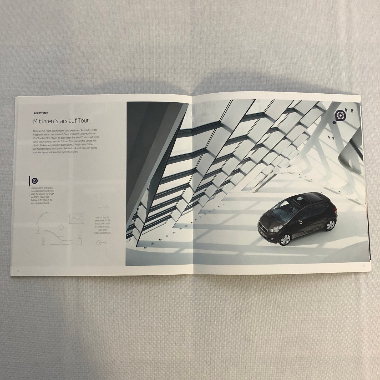 2012 Kia Venga Car Sales Brochure Catalog with Price List GERMAN Market