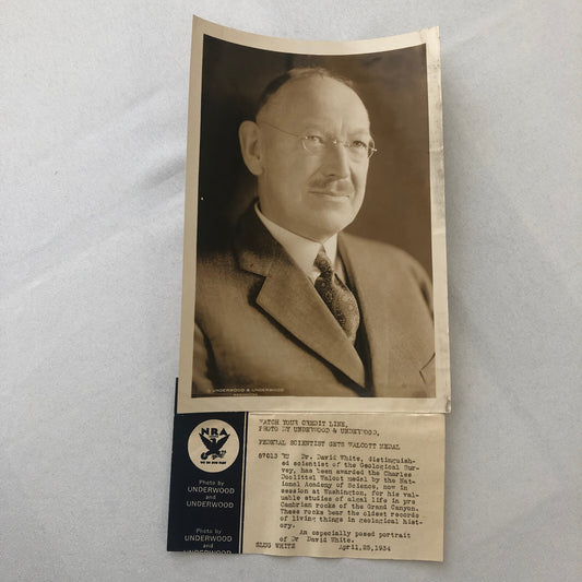 Press Photo Photograph Scientist Dr David White Walcott Medal Prize 1934