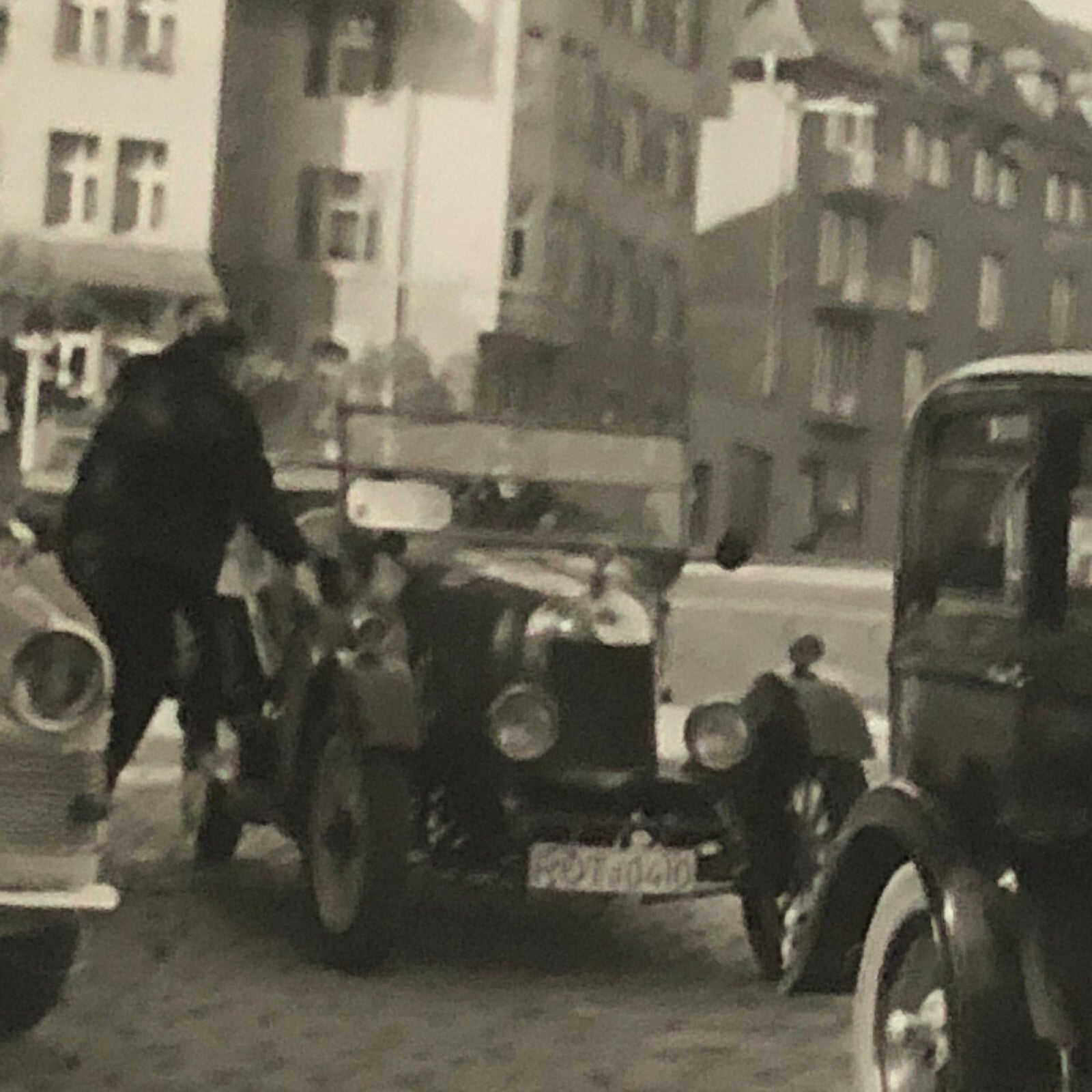Vintage Photo Photograph Snapshot Cars Automobile + AL22SM2