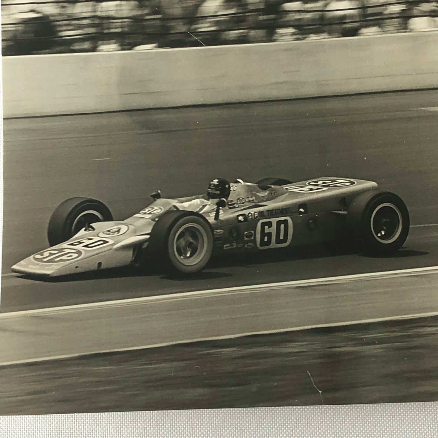 Vintage 1968 Indy 500 Joe Leonard STP Racing Car Photo Photograph Indianapolis 