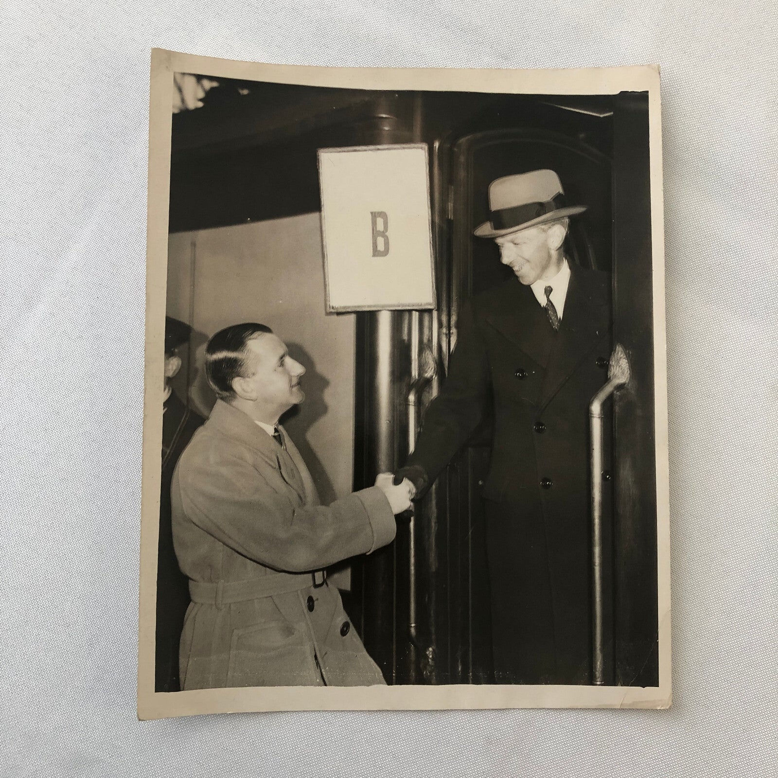 Press Photo Photograph 1933 Movie Film Executive Leaves on Cruise