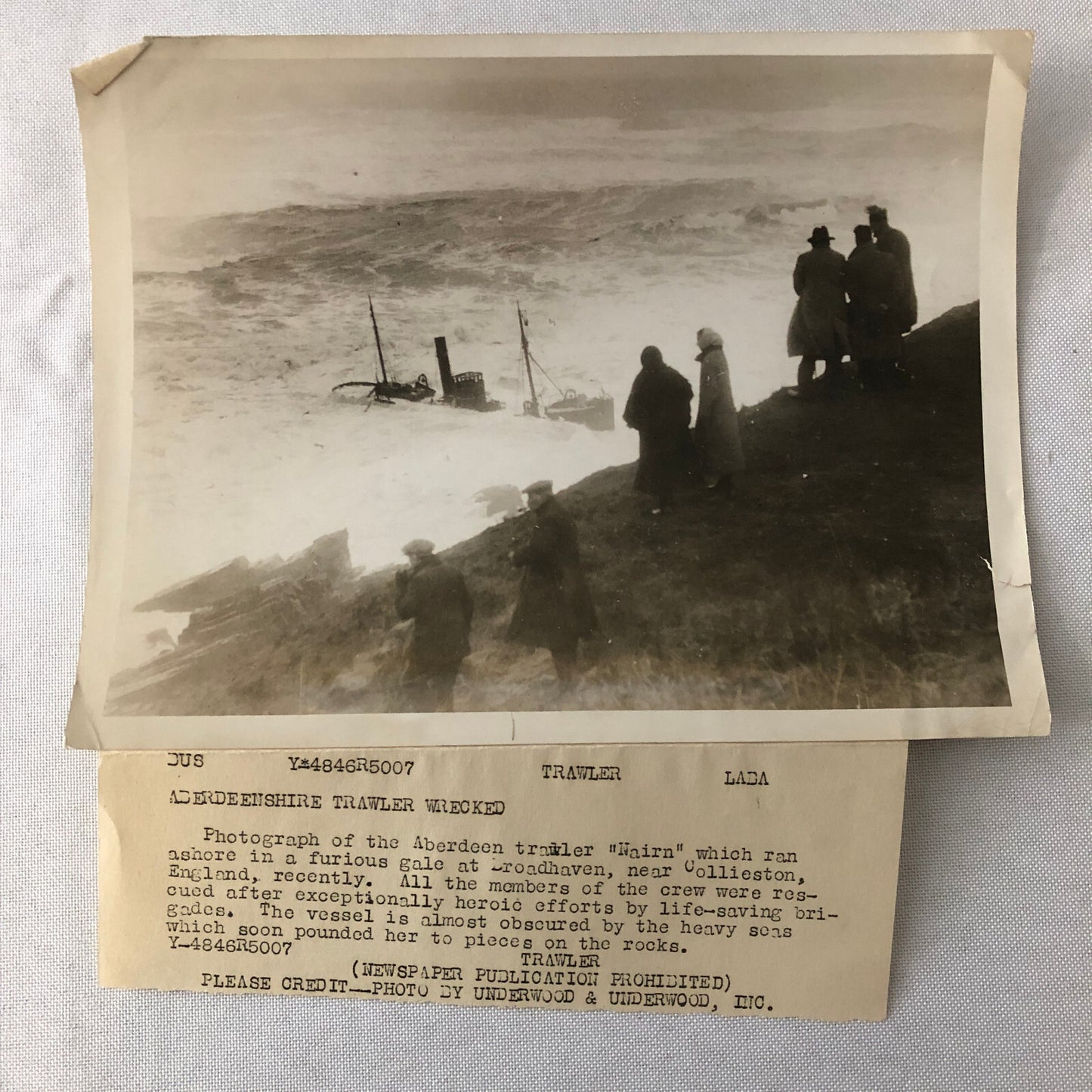 Shipwreck Sinking Ship Rescue Press Photo Photograph Aberdeen Trawler Boat