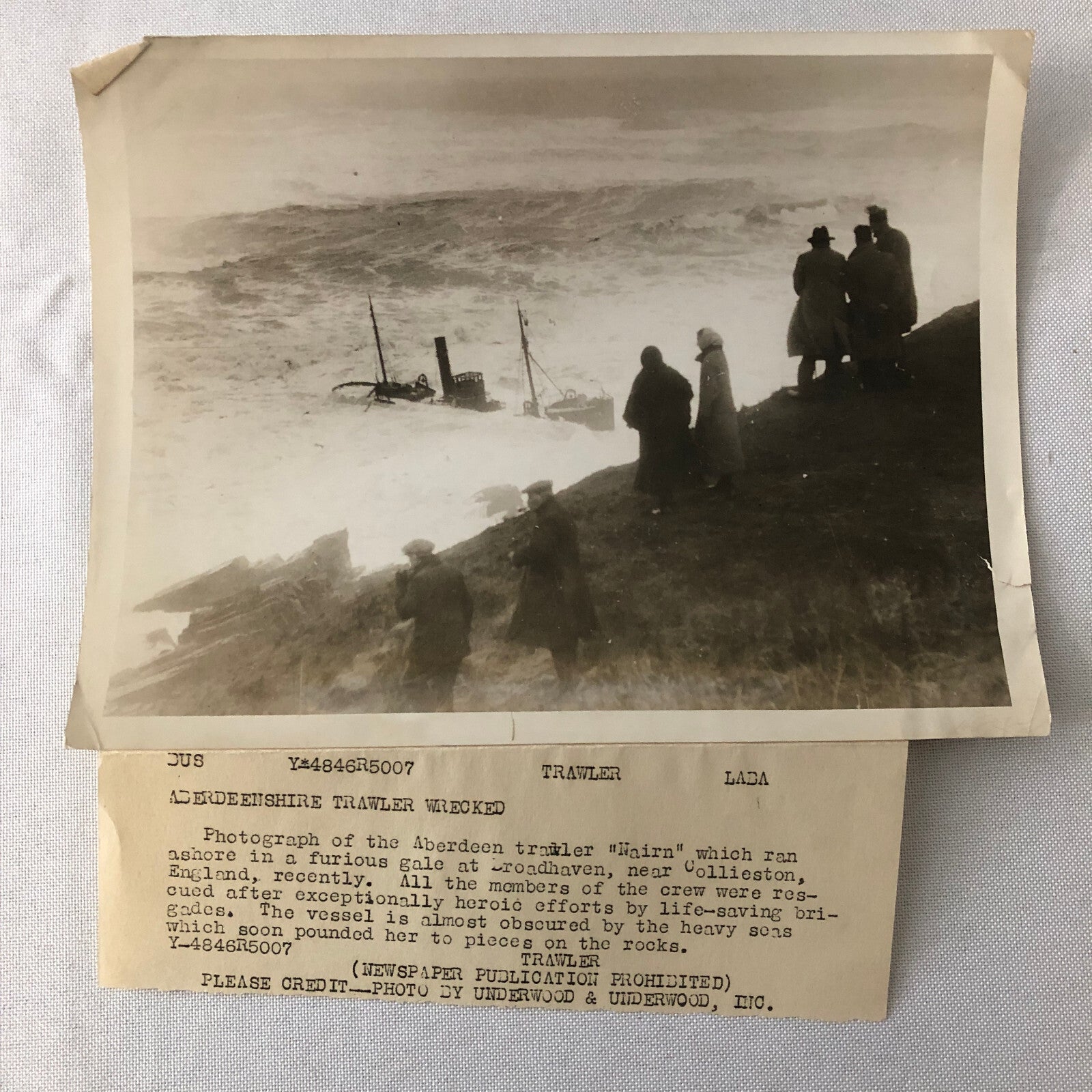 Shipwreck Sinking Ship Rescue Press Photo Photograph Aberdeen Trawler Boat