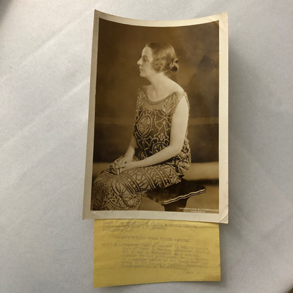Vintage Press Photo Photograph Chilean Woman Visits Washington Capitol Chile