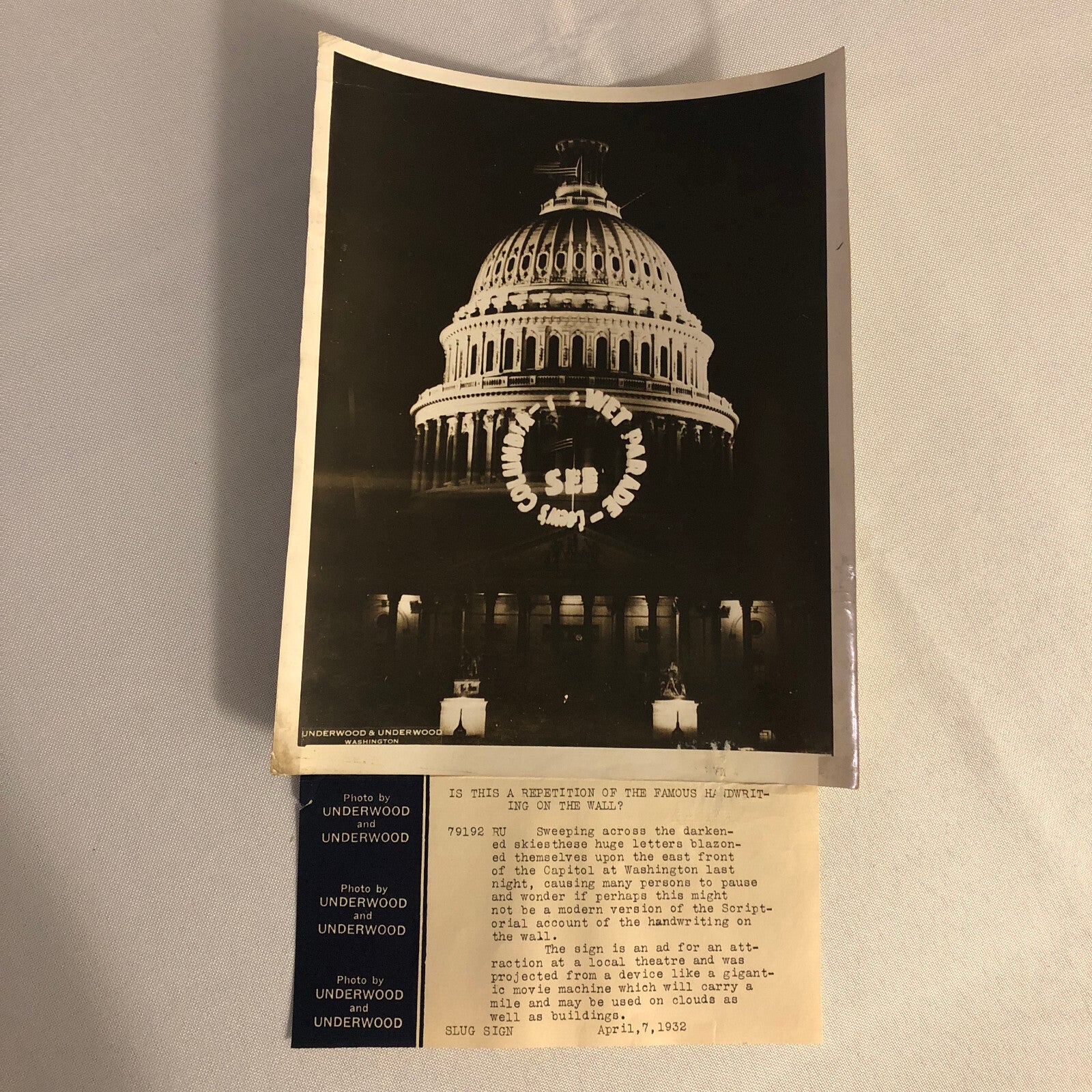 Press Photo Photograph Theater Neon Sign Projected on US Capitol 1932 Underwood