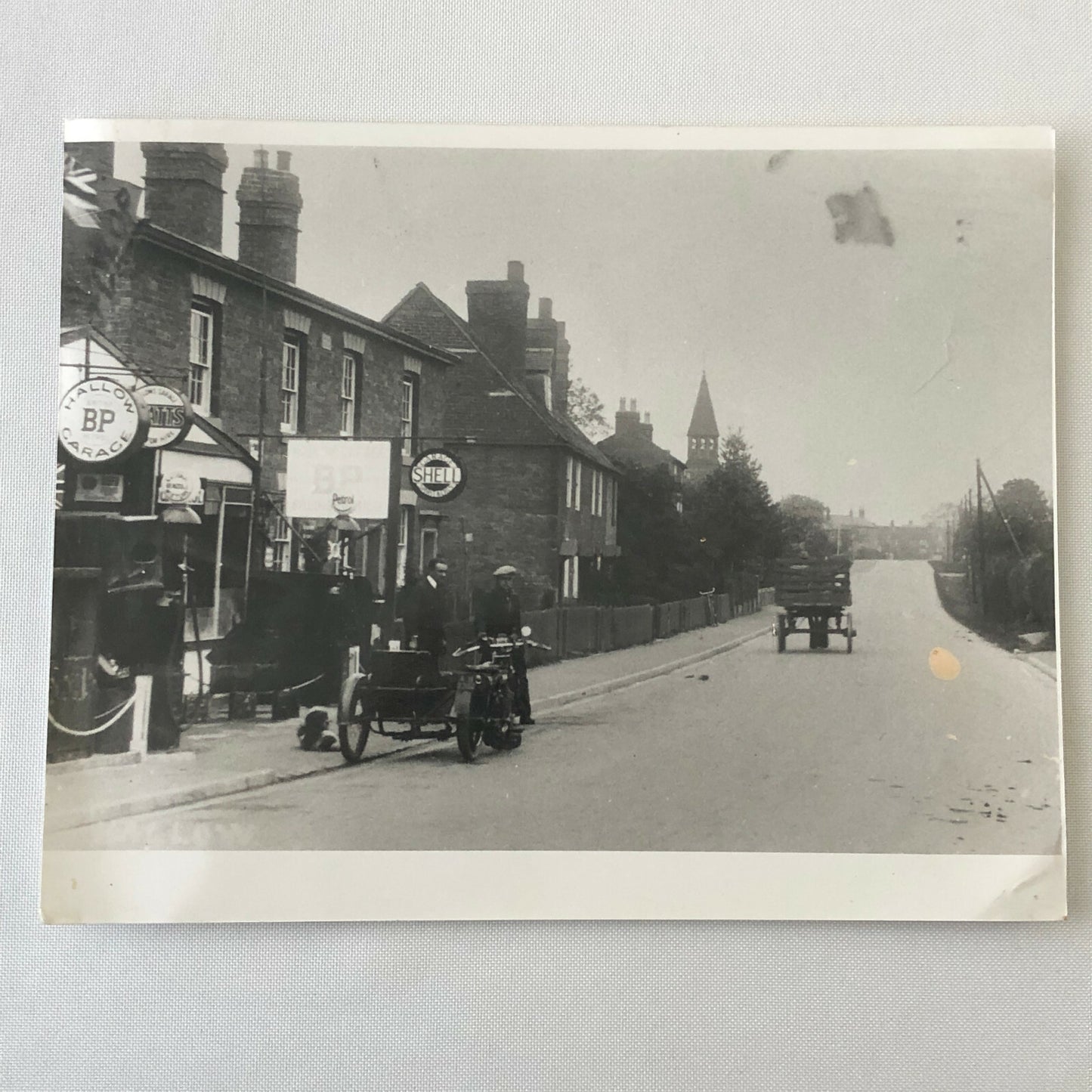 Lot of 7 Photo Photograph Prints - Vintage Car Autombile Esso Gas Station + 