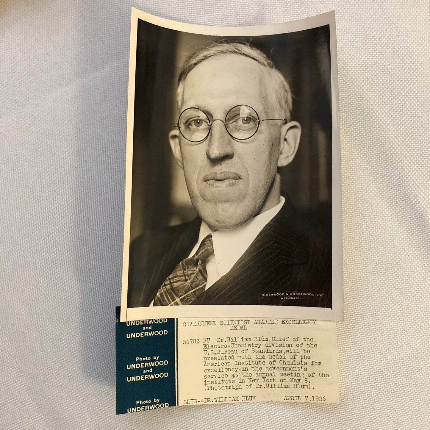 Press Photograph Photo Scientist Awarded Medal Bureau of Standards 1926 Blum