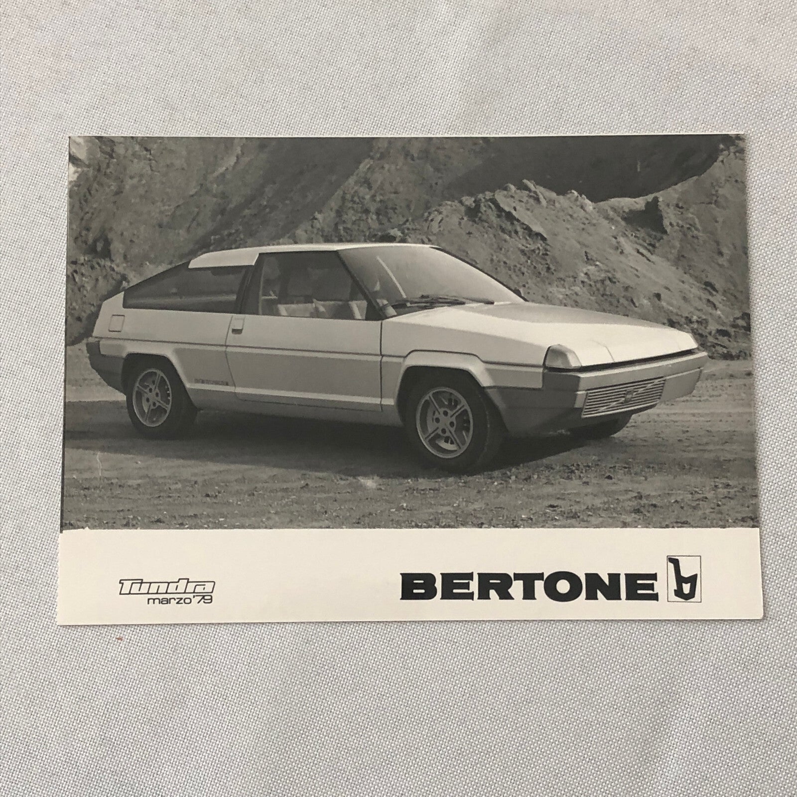 1979 Bertone Tundra Volvo 343 Concept Car Prototype Press Kit Photos
