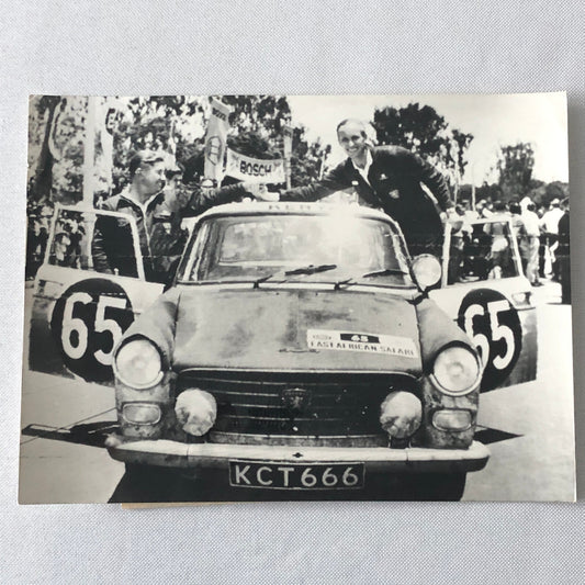 1963 Peugeot 404 Rallye Safari Rally Racing Press Photo Photograph Nick Nowicki