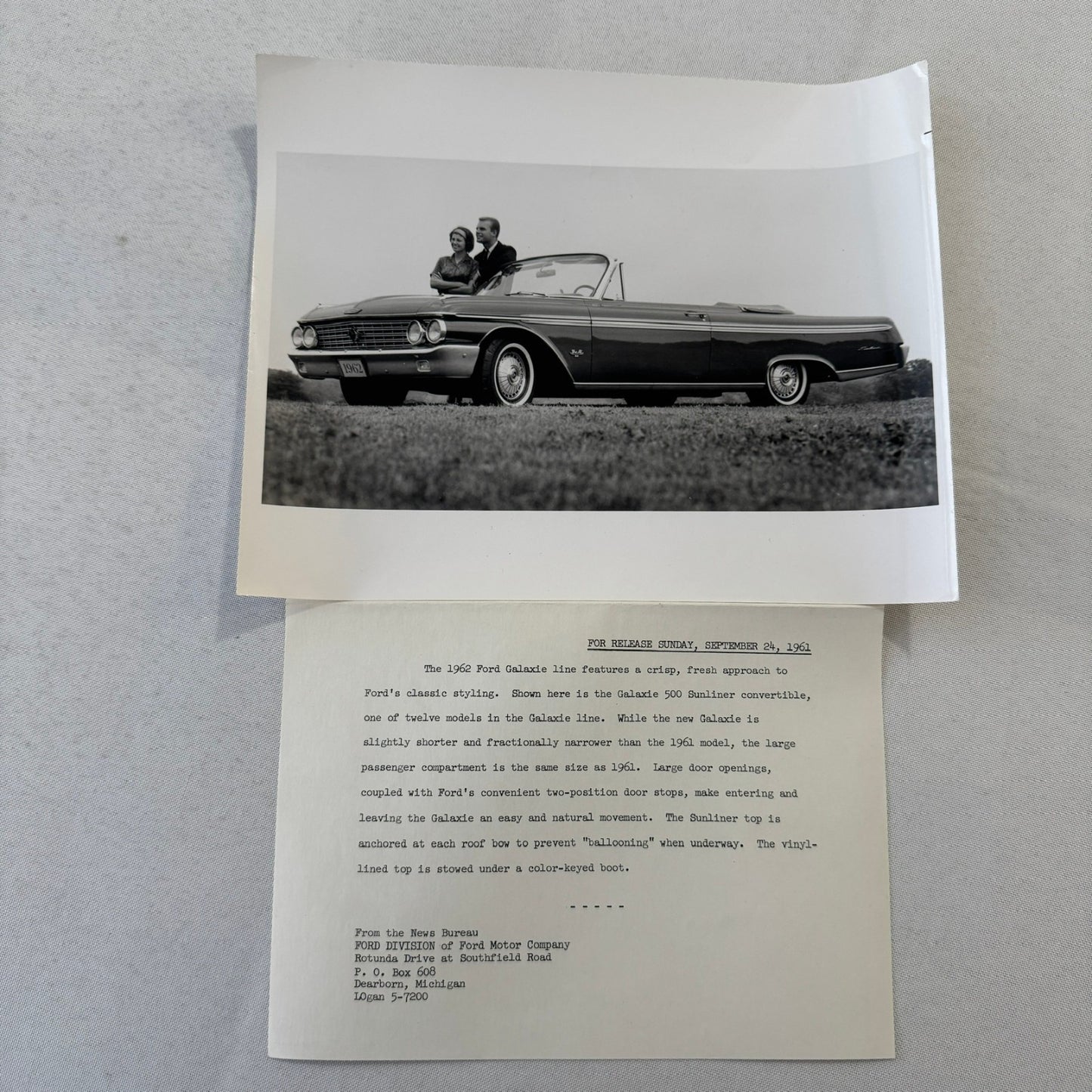 1962 Ford Galaxie 500 Sunliner Convertible Factory Press Photo Photograph Print