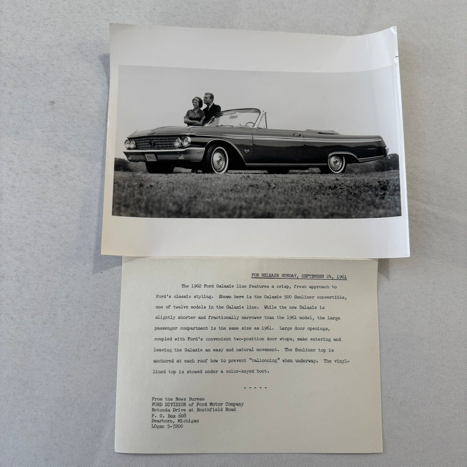1962 Ford Galaxie 500 Sunliner Convertible Factory Press Photo Photograph Print