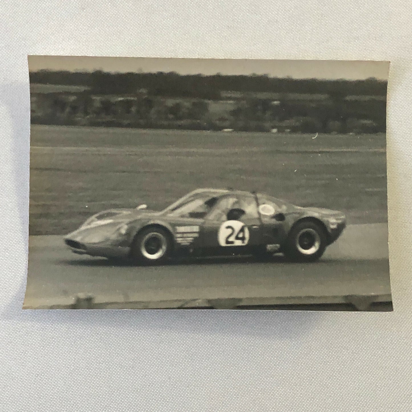 Vintage Racing Photo Photograph Print - Thruxton 1970 Chevron B6 David Farnell 